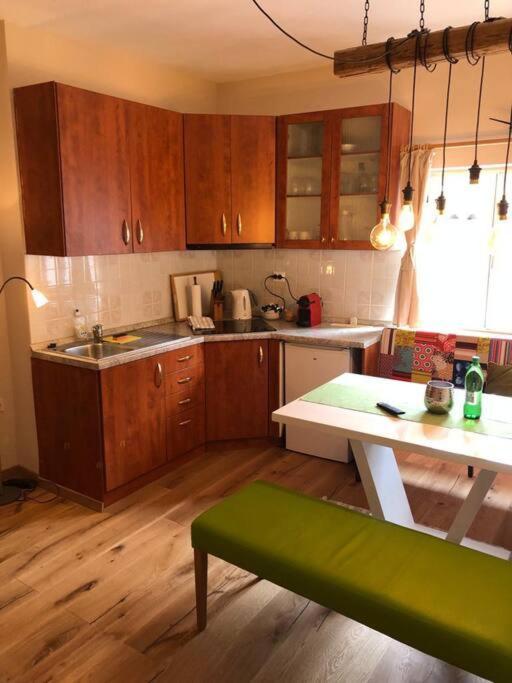 Tartini - Private Roof Terrace - Self Check-In Apartment ไพราน ภายนอก รูปภาพ