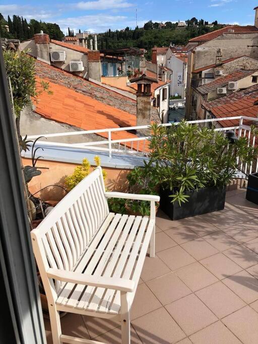Tartini - Private Roof Terrace - Self Check-In Apartment ไพราน ภายนอก รูปภาพ